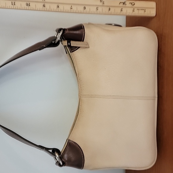 Dooney and Bourke All Weather Leather Bag - Picture 4 of 16